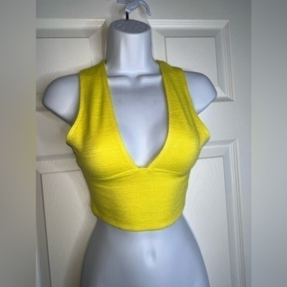 Artzia Wilfred Free Women’s X Small Yellow Valeria Deep V Neck Crop Top XS Tank